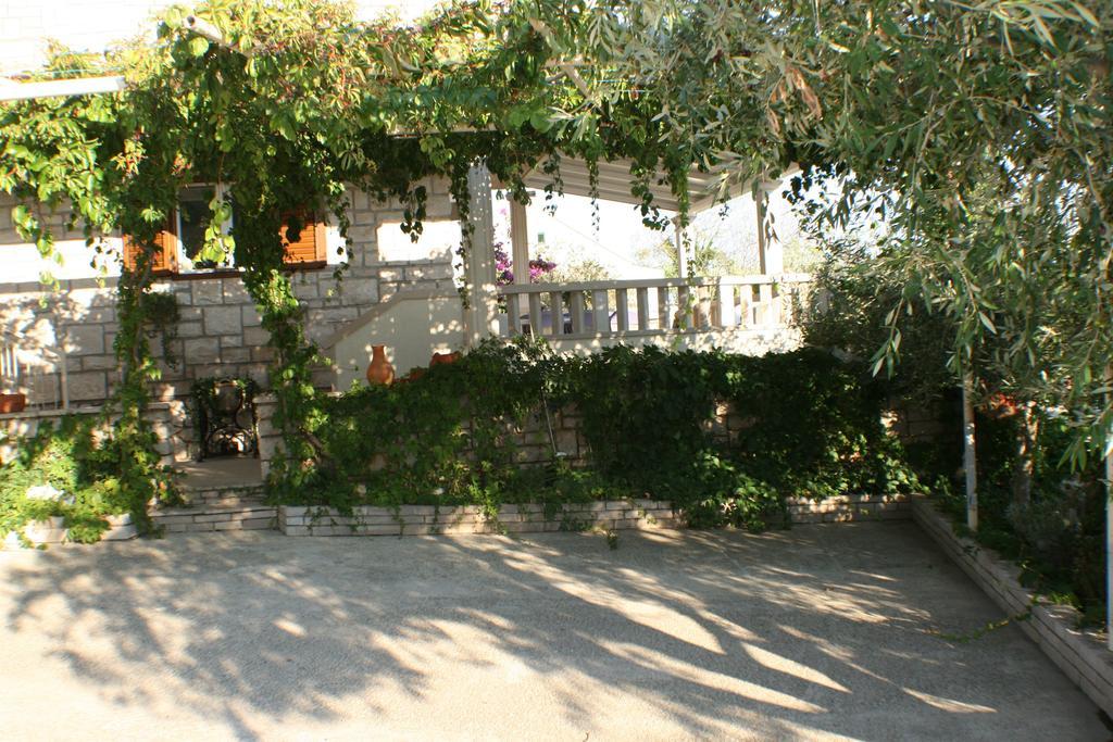 Apartments And Rooms Lea Bol Luaran gambar