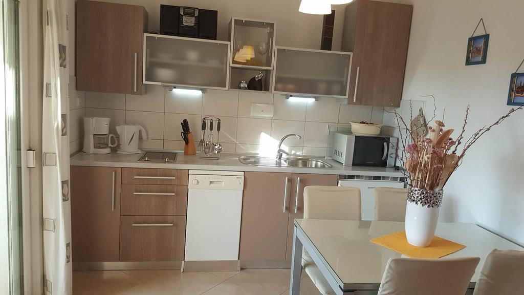 Apartments And Rooms Lea Bol Luaran gambar