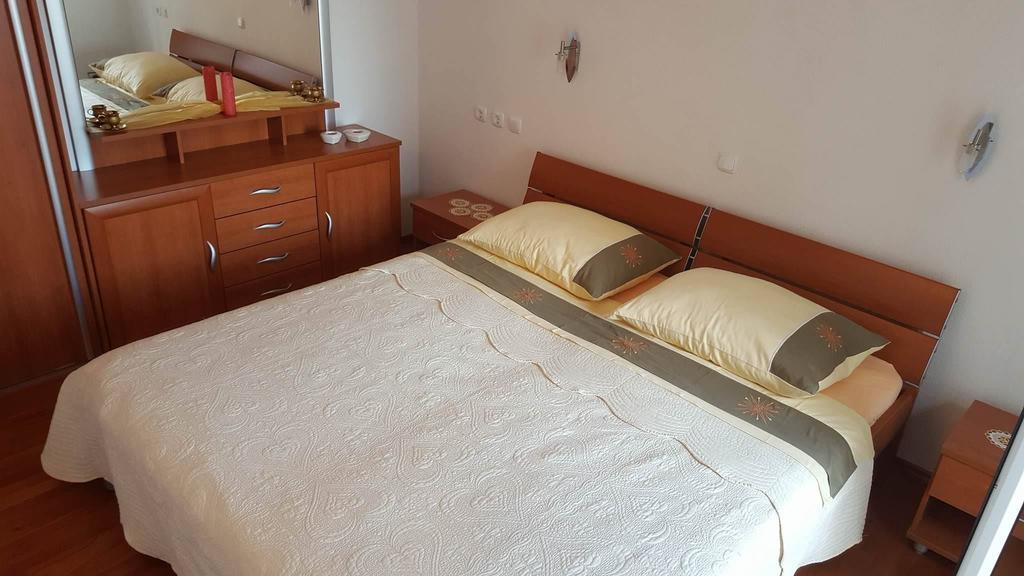 Apartments And Rooms Lea Bol Luaran gambar