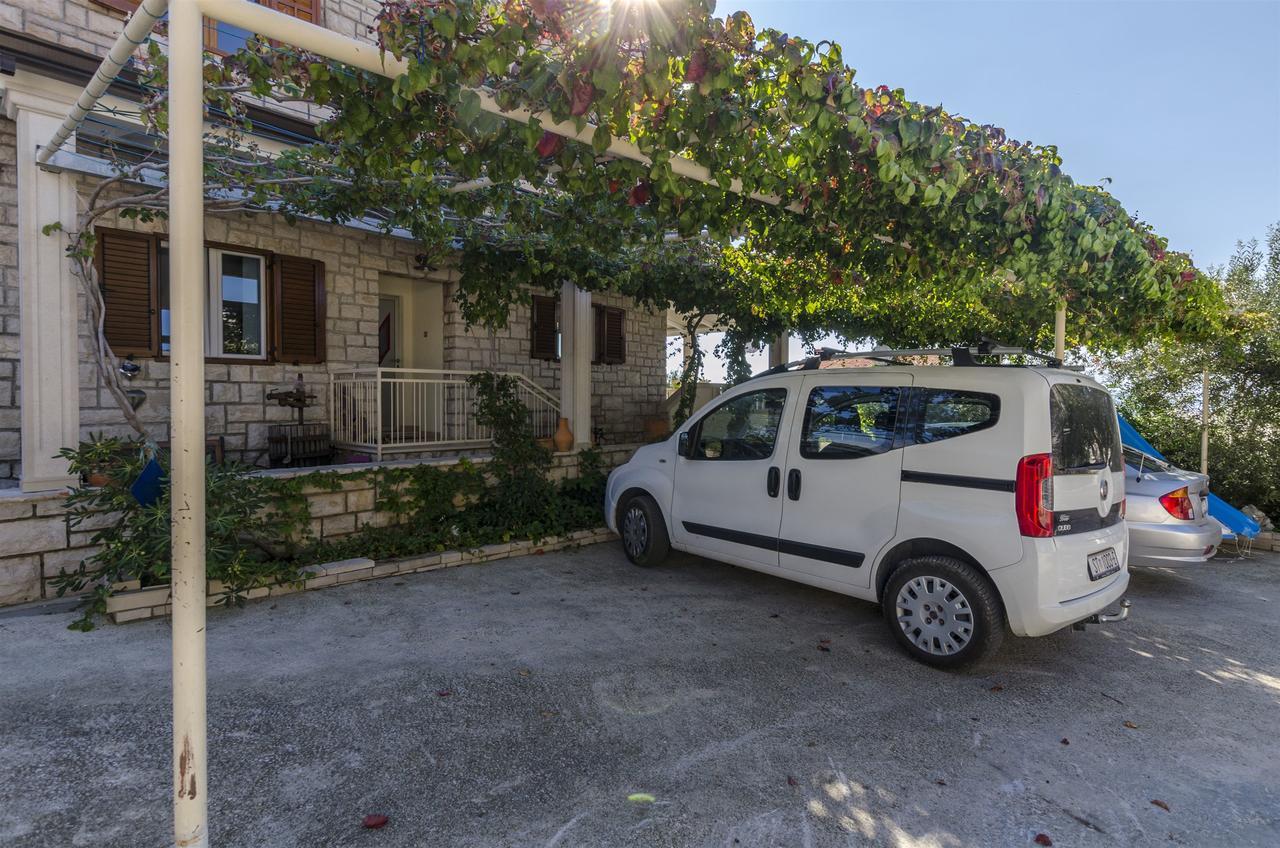 Apartments And Rooms Lea Bol Luaran gambar