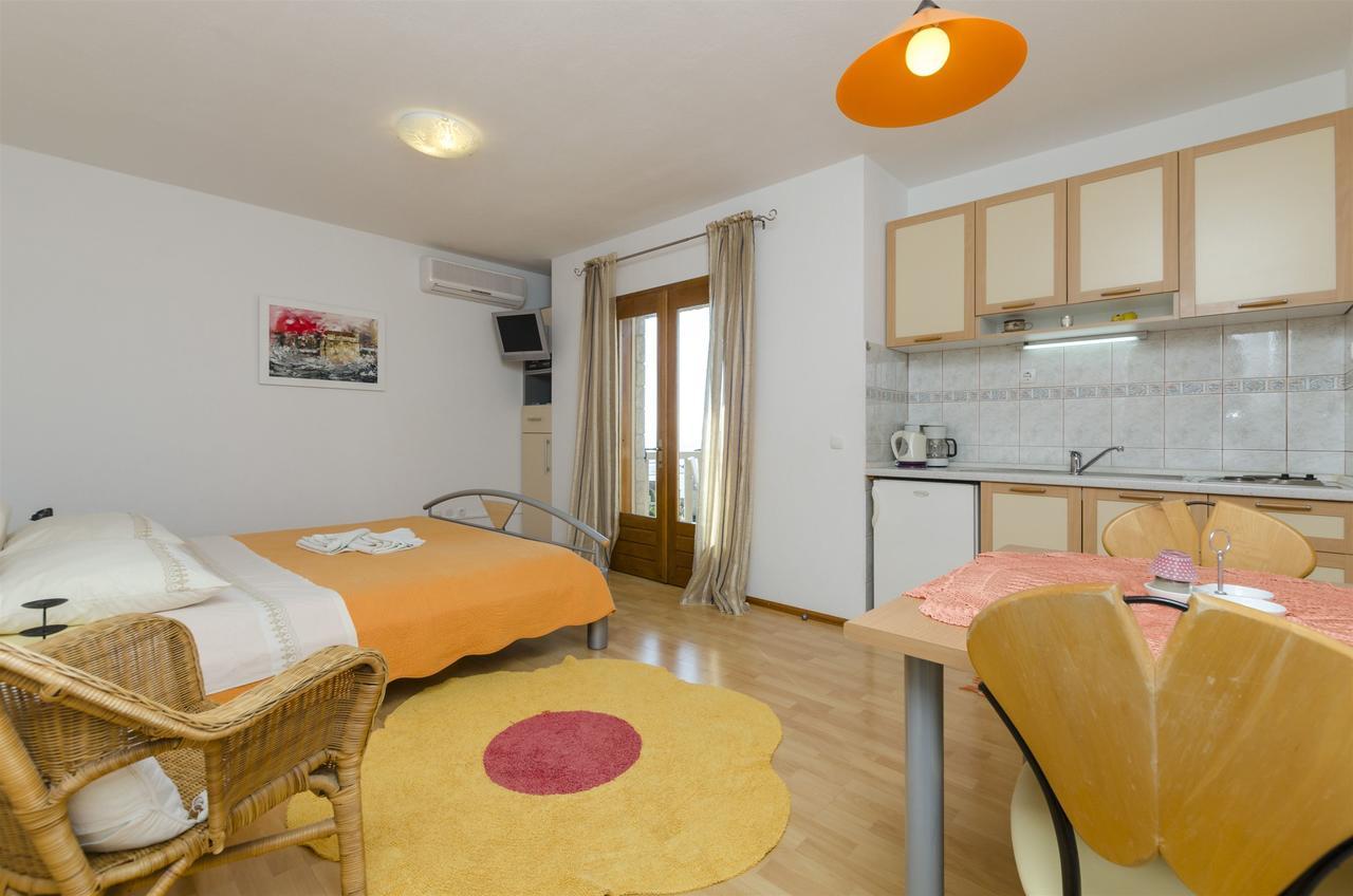 Apartments And Rooms Lea Bol Luaran gambar