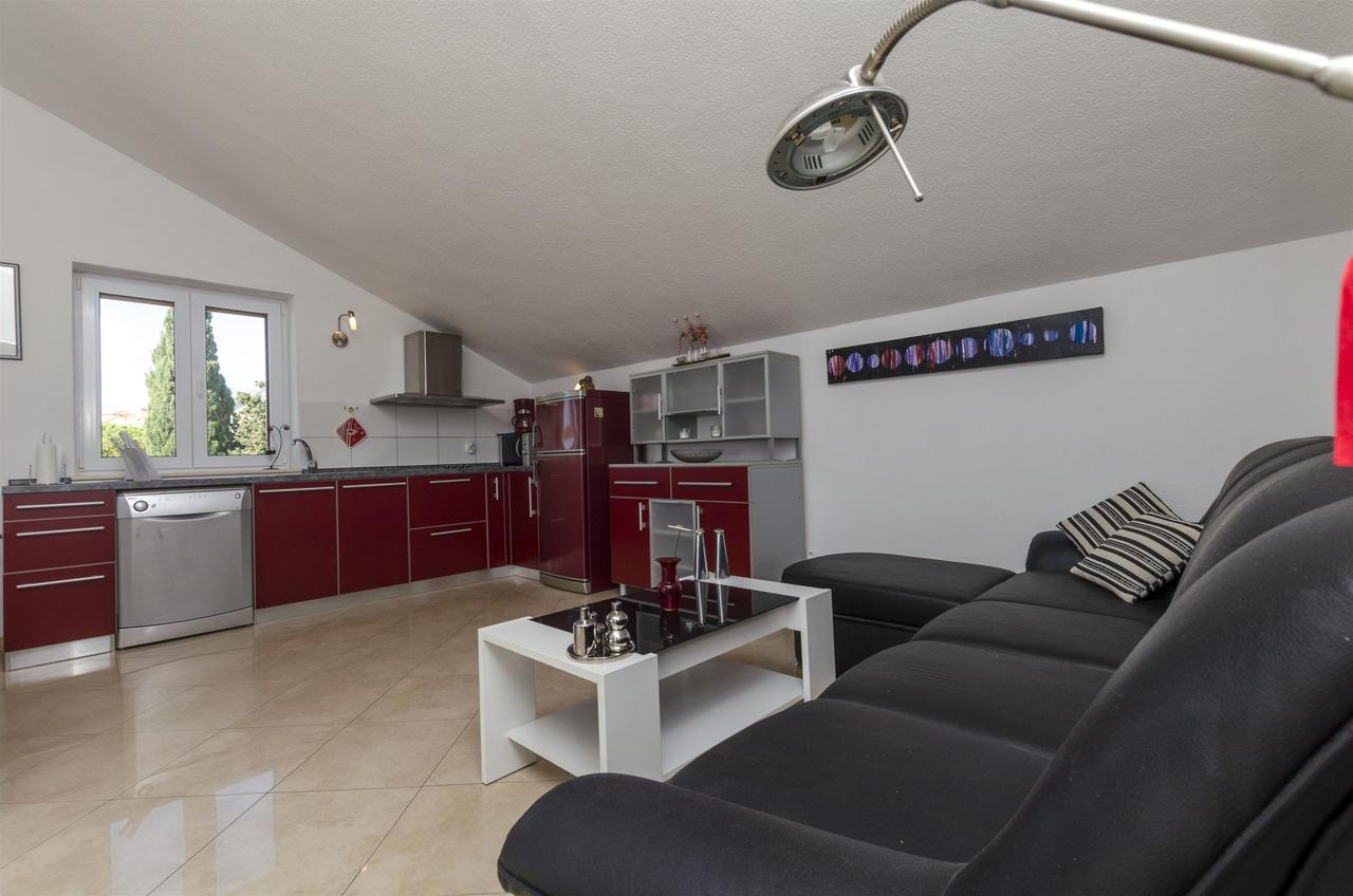 Apartments And Rooms Lea Bol Luaran gambar