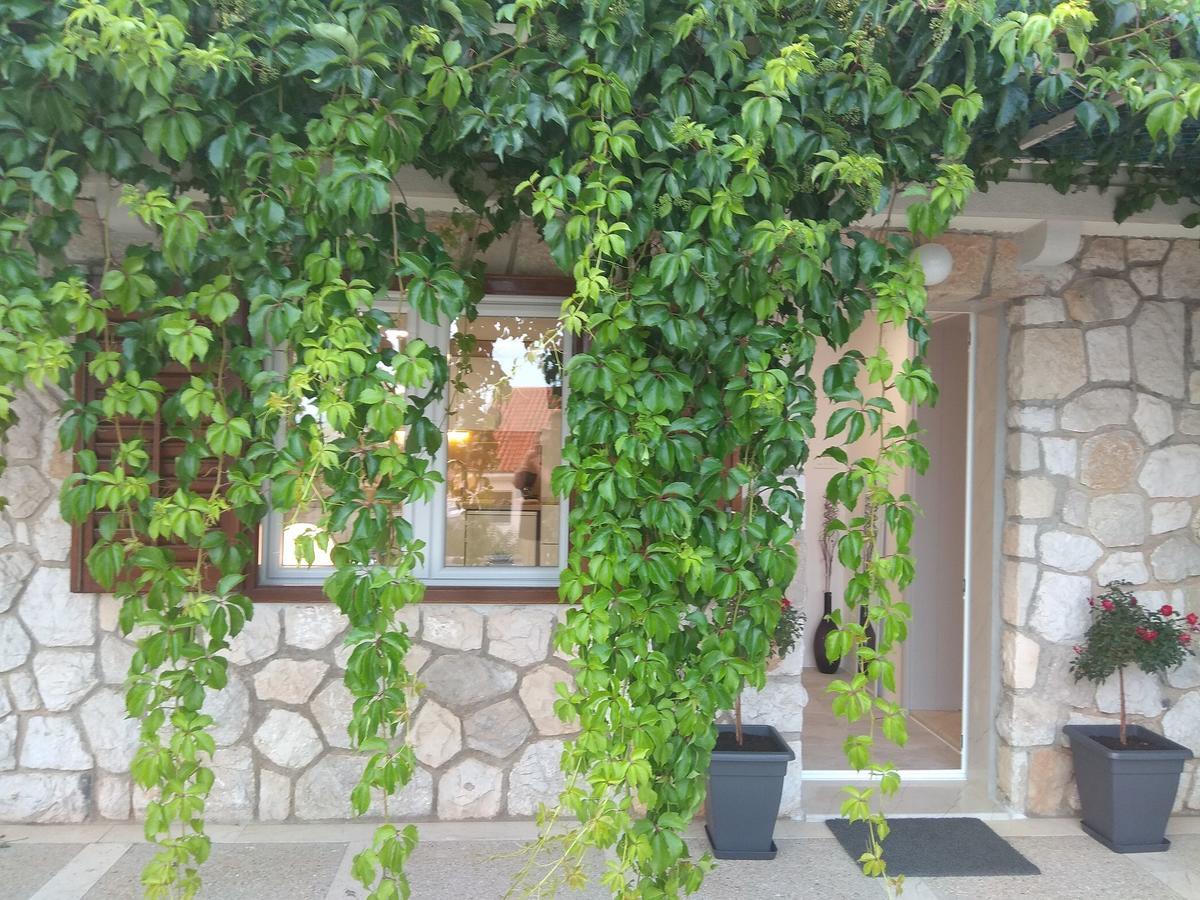 Apartments And Rooms Lea Bol Luaran gambar