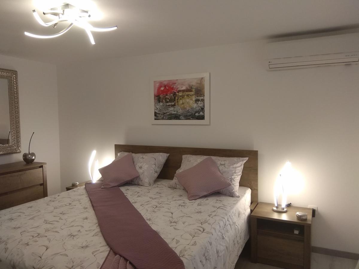 Apartments And Rooms Lea Bol Luaran gambar