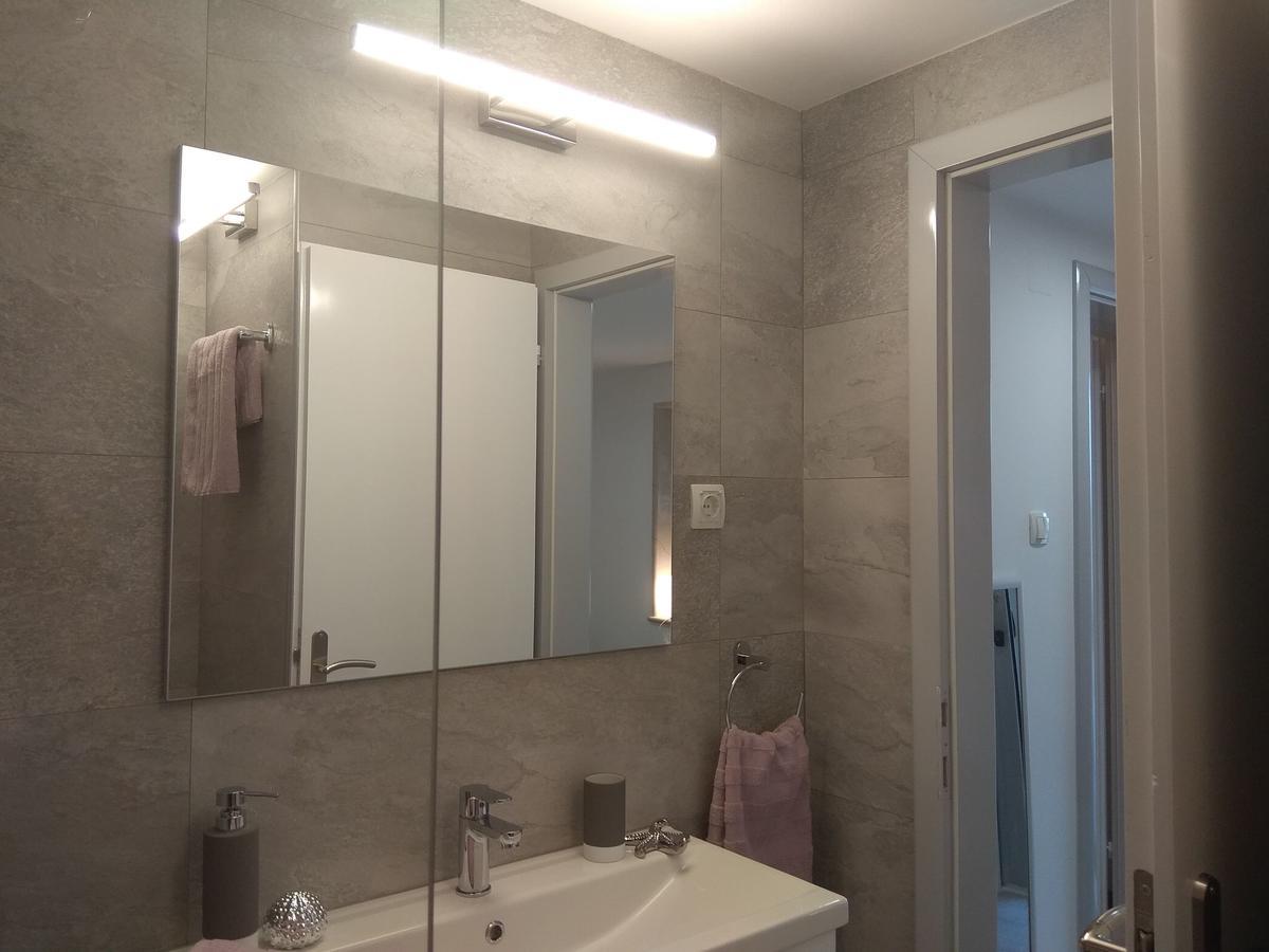 Apartments And Rooms Lea Bol Luaran gambar